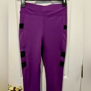 Leggings with pockets and mesh detail